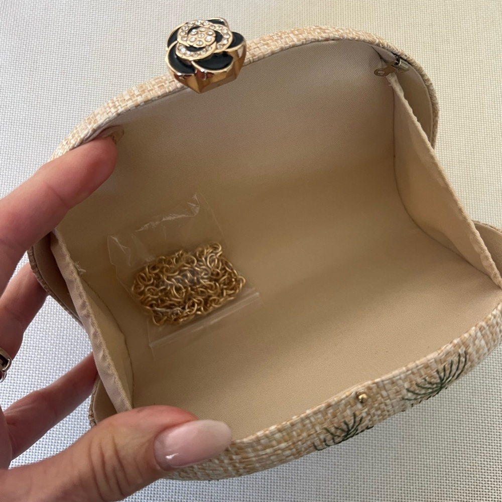 Clutch purse with chain - Picture 6 of 6
